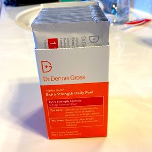 Dr Dennis Gross alpha beta pads new. I used one of the 35 pack. Intense Formula